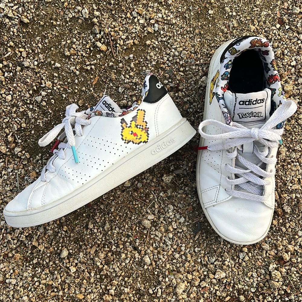 Adidas Advantage Pokémon youth sneakers